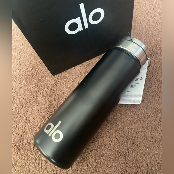 ALO Yoga Black Water Bottle - Picture 3 of 6